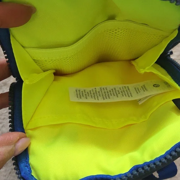 Lululemon Easy Access Crossbody Bag - Picture 6 of 6
